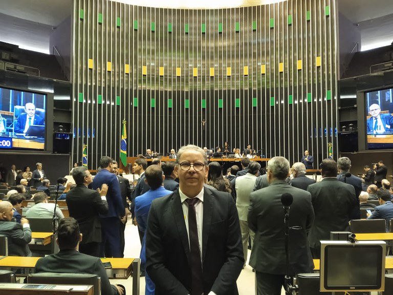 PRF participa de sessão solene dos 25 anos da Folha de PE em Brasília