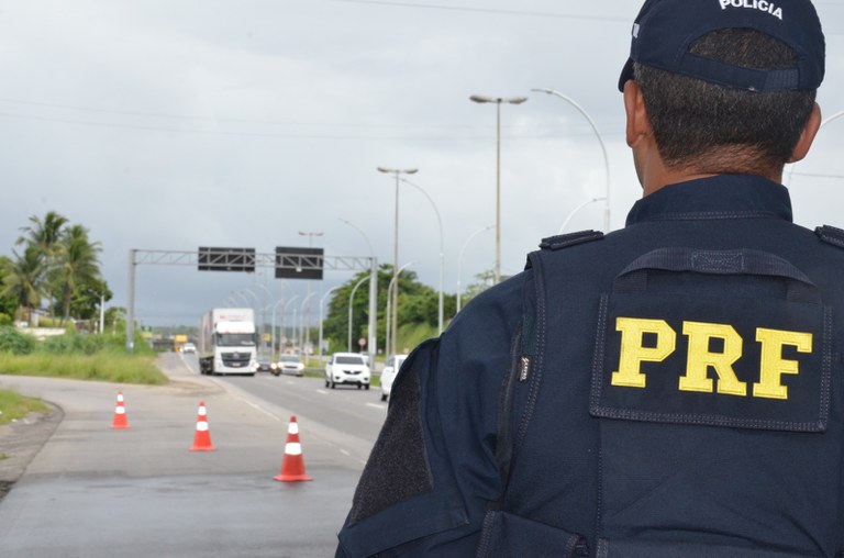 PRF divulga balanço da Operação Dia do Trabalho em Pernambuco