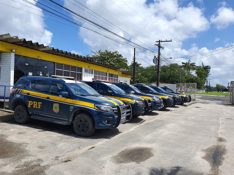 Carro com queixa de estelionato é recuperado pela PRF em Recife