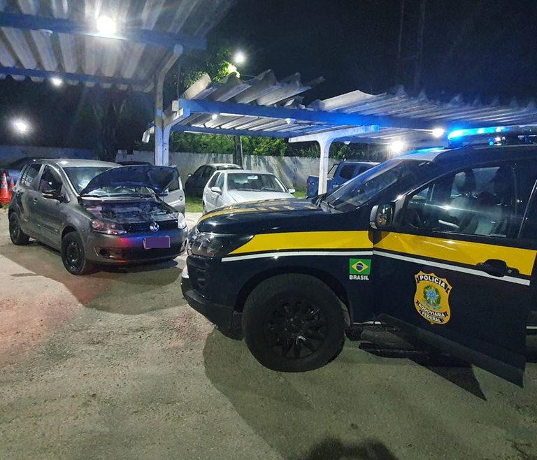 Homem compra carro roubado em feira e é detido pela PRF no Recife