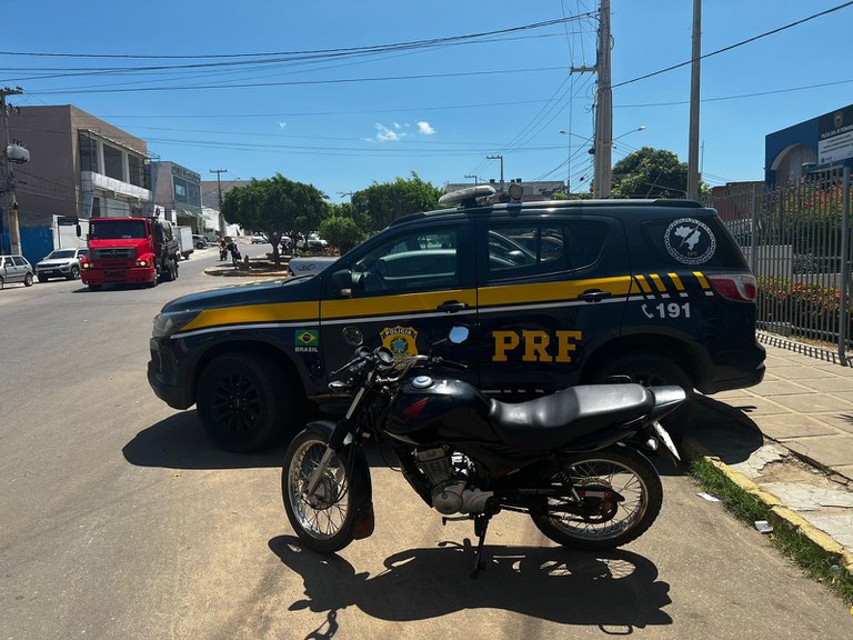 PRF detém homem com motocicleta furtada em Salgueiro