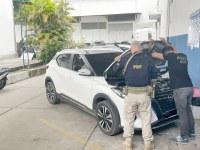 Mulher tem carro clonado e ajuda polícia a recuperar veículo roubado no Recife