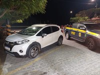 Carro roubado no Grande Recife é recuperado pela PRF em Gravatá