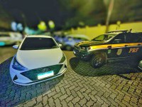 Dois veículos roubados na cidade do Recife são recuperados pela PRF