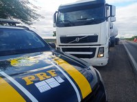 Motorista de caminhão é flagrado com 67 comprimidos de “rebites” pela PRF