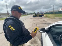 PRF flagra três condutores dirigindo sob influência de álcool no Agreste e Sertão de Pernambuco