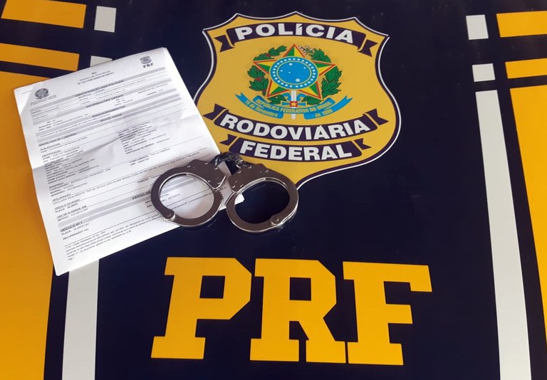 Homem de 58 anos procurado por estelionato é detido pela PRF em Petrolina