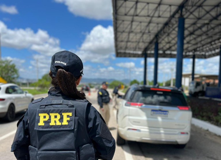 PRF intensifica fiscalização nas festividades da Semana Santa no Agreste