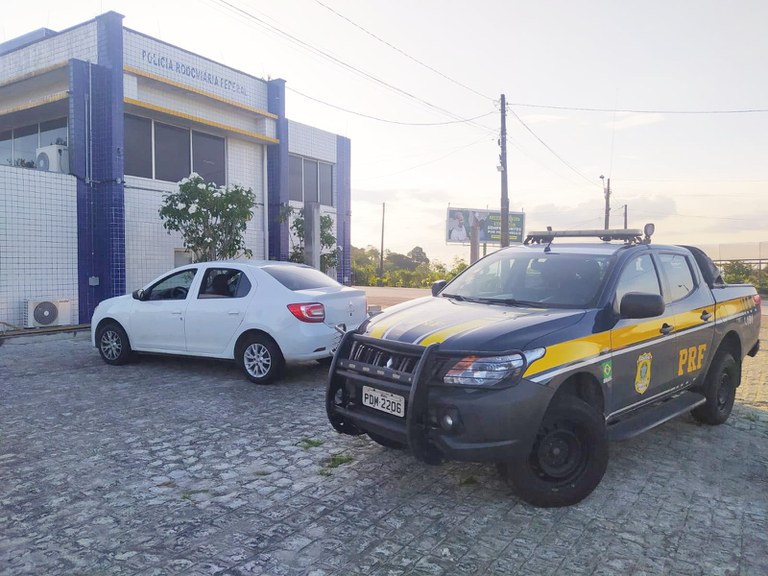 Motorista de aplicativo é detido pela PRF por suspeita de apropriação indébita em Gravatá