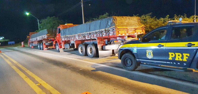 PRF detém motoristas com notas fiscais falsificadas em Santa Maria da Boa Vista