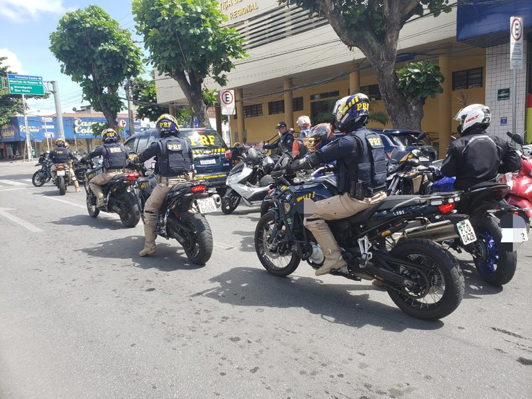 PRF realiza segurança do 27⁰ Passeio Motociclístico da Paixão em Caruaru