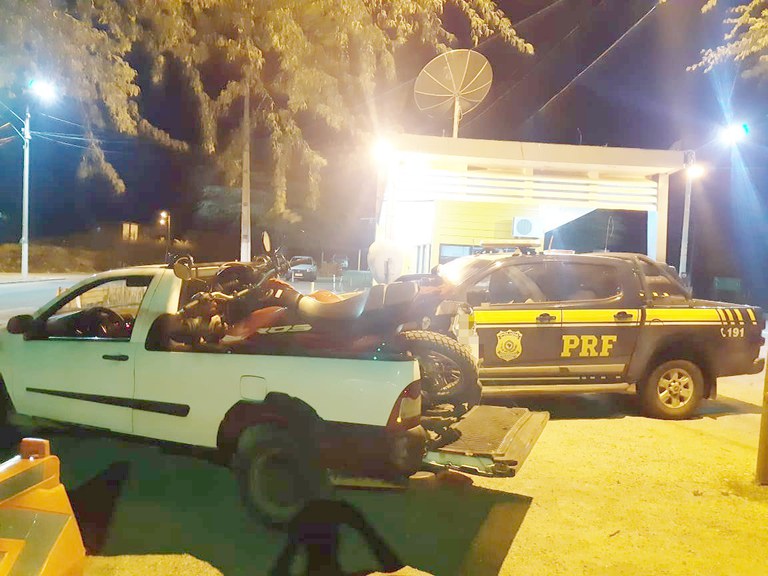 PRF recupera quatro veículos roubados em Caetés e Sertânia