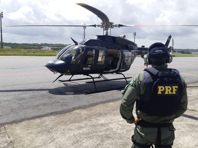 Equipe da Base de Operações Aéreas do Nordeste presta apoio às vítimas de enchentes no Sul da Bahia