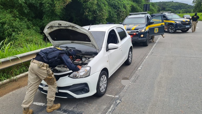 PRF detém homem com carro roubado no Cabo de Santo Agostinho