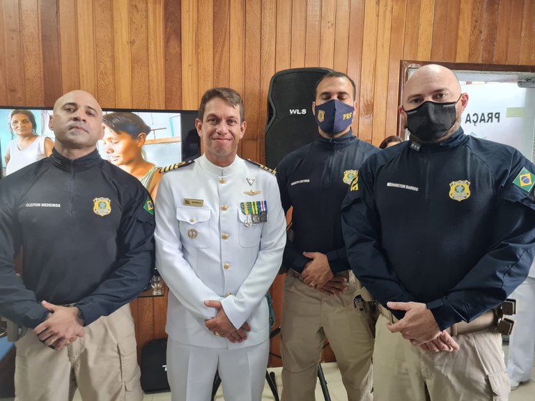 PRF participa da passagem de comando da Capitania dos Portos em Pernambuco