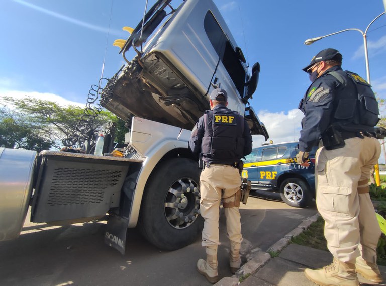 Caminhão roubado há 4 anos em Goiás é recuperado pela PRF em Garanhuns