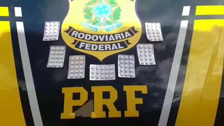 PRF detém motorista com 105 comprimidos de rebite em Caruaru