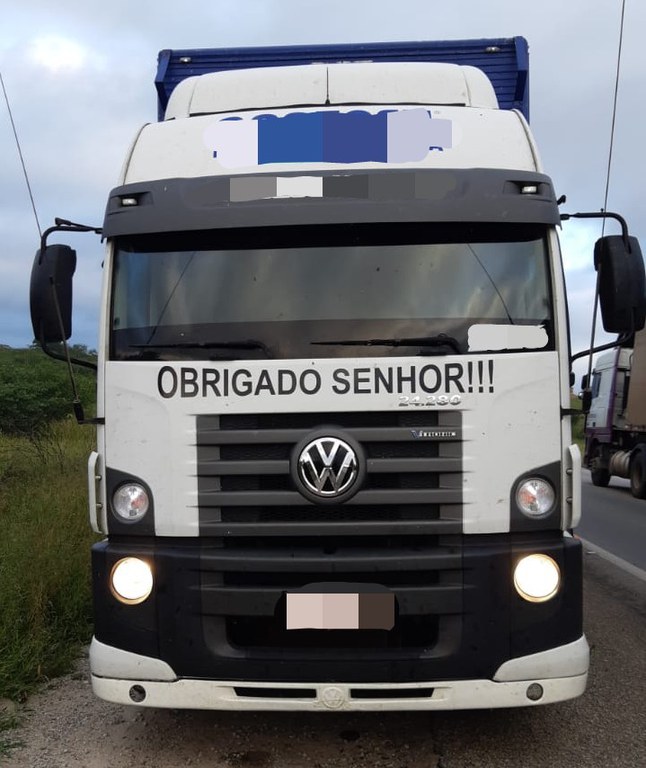 Caminhão roubado em Alagoas é recuperado pela PRF em Belo Jardim