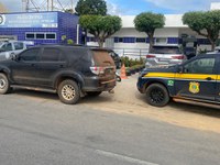 PRF recupera caminhonete de luxo no dia seguinte ao roubo em Petrolina