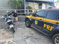 PRF recupera duas motocicletas adulteradas e duas pessoas são presas