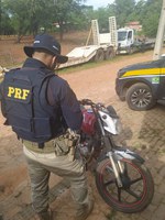 PRF apreende motocicleta adulterada e prende homem em Gilbués-PI