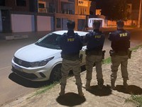 PRF recupera em Picos veículo furtado em São Paulo