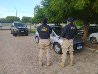 Em Vila Nova do Piauí/PI: Carro roubado é recuperado durante fiscalização da PRF