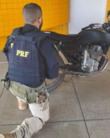 Em Nazaré do Piauí (PI): PRF recupera motocicleta roubada há 14 anos em São Paulo