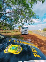 PRF apreende carga irregular de madeira em Campo Maior/PI