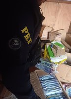 PRF no Piauí apreende mais de 25 kg de maconha escondida em caminhão durante abordagem na BR-343, em Teresina (PI)