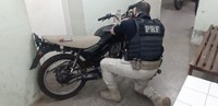 Em Batalha/PI: PRF recupera na BR 222 motocicleta que havia sido tomada de assalto há exatamente um ano