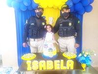 Em Nazaré do Piauí/PI: Garota fã da PRF ganha festa com a presença de policiais em seu aniversário de 5 anos