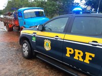 Em Piracuruca/PI: PRF apreende 8,0 m³ de madeira ilegal na BR 343 e autua condutor por Crime Ambiental