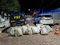 Em Alegrete do Piauí/PI: Homem é preso pela PRF na BR 316 com grande quantidade de Maconha escondida em um veículo de luxo