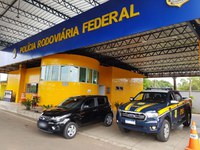 Em Floriano/PI: Em menos de 48 horas, PRF recupera na BR 230 veículo de propriedade de uma locadora de veículos e prende advogado pelo crime de Roubo de Veículos