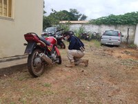 Em Inhuma/PI: PRF recupera às margens da BR 316 motocicleta que havia sido tomada de assalto e prende homem acusado do crime de Receptação