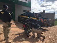 Em Monte Alegre/PI: PRF recupera na BR 135 motocicleta que havia sido tomada de assalto no estado da Bahia e prende homem acusado do crime de Receptação