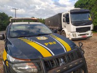 Operação Vita Protegat: Em Eliseu Martins/PI, PRF apreende carga de milho sem a devida comprovação fiscal na BR 135