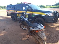 Em Valença do Piauí/PI: Comerciante é preso pela PRF após ser flagrado na BR 316 na posse de motocicleta roubada