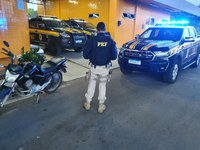 PRF recupera motocicleta roubada na BR 230, em Floriano