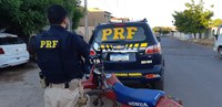 Em Picos/PI: Motocicleta roubada há sete anos em Valença do Piauí/PI é recuperada pela PRF na BR 407