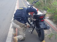 Em Teresina/PI: Motocicleta roubada pela segunda vez em menos de um ano é recuperada pela PRF na BR 343