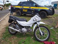 PRF recolhe motocicleta na BR 343 em Teresina com mais de 150 infrações