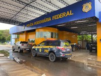 PRF recupera veículo com  registro de furto na BR 230 em Floriano