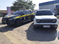 Em Parnaíba a PRF recupera veículo com registro de apropriação indébita e prende homem por uso de documento falso.