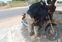 PRF apreende motocicleta adulterada em Colônia do Piauí