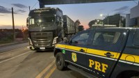 PRF flagra 23 toneladas de excesso de carga transportada sem nota fiscal