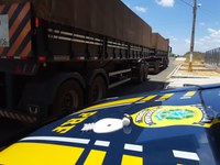 PRF autua caminhoneiro por estar portando anfetaminas para consumo na BR 316 em Valença do Piauí