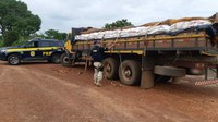 Carga Pesada: PRF flagra na BR 343 caminhão com 6,5 toneladas de excesso de peso em Parnaíba/PI e autua caminhoneiro por colocar em risco a sua vida e a de outras pessoas