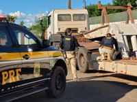 Na BR 235, PRF recupera caminhão roubado há três meses em São Paulo